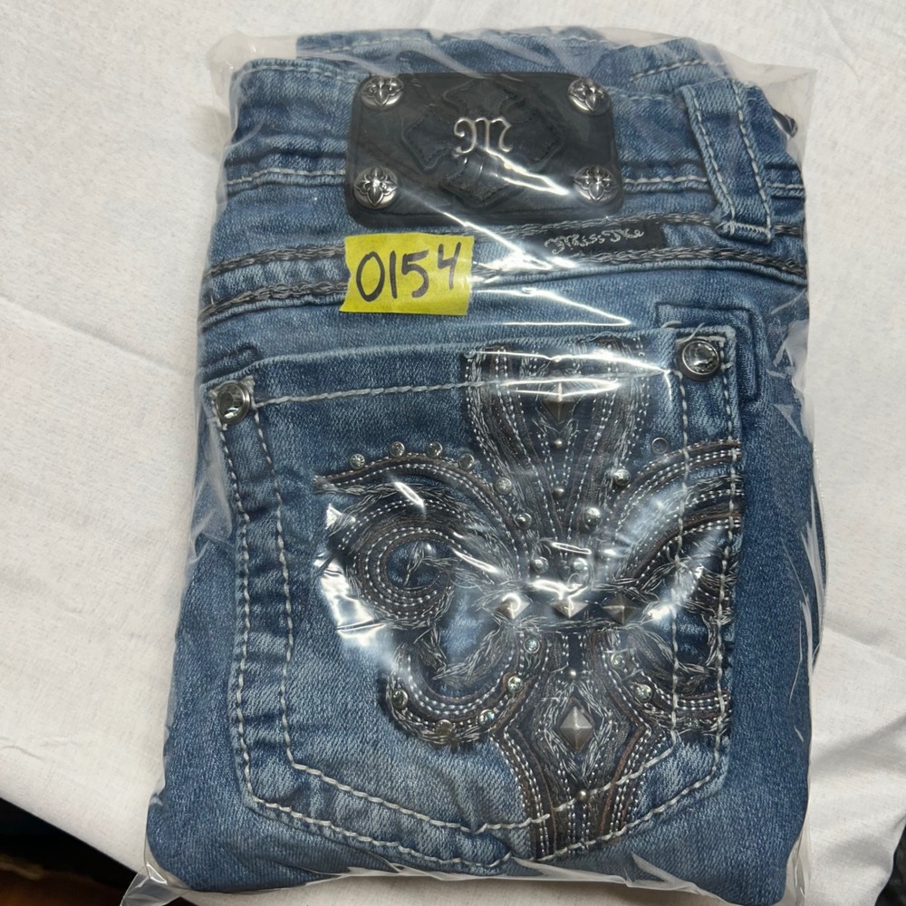 Miss Me Bootcut Jeans Size 30 Fleur De Lis Studded Medium Wash JP5182B10 Blue - Picture 10 of 10
